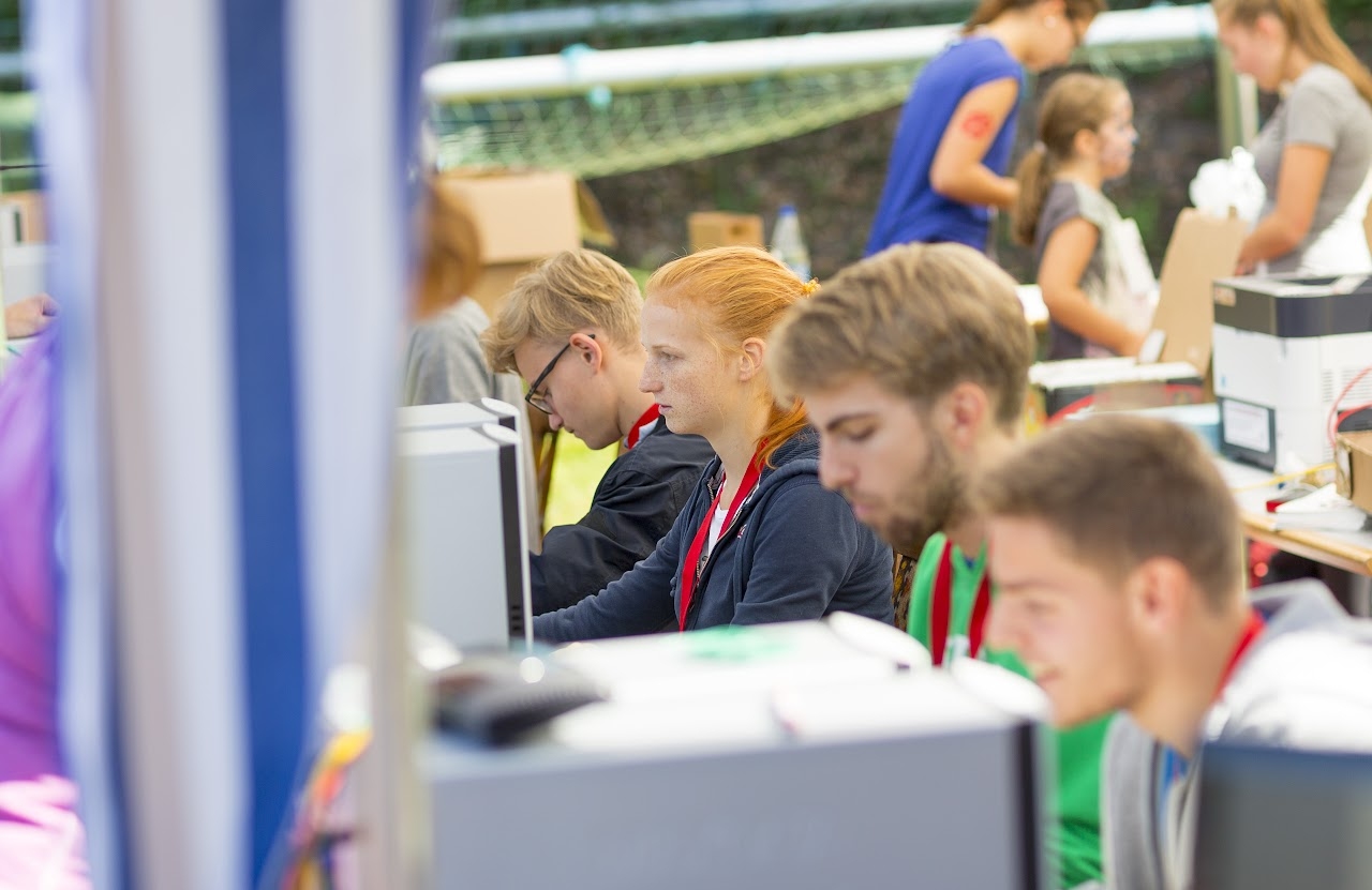 Bild vom 9. Benefizlauf im Jahr 2016. Dies ist das 110. Bild.